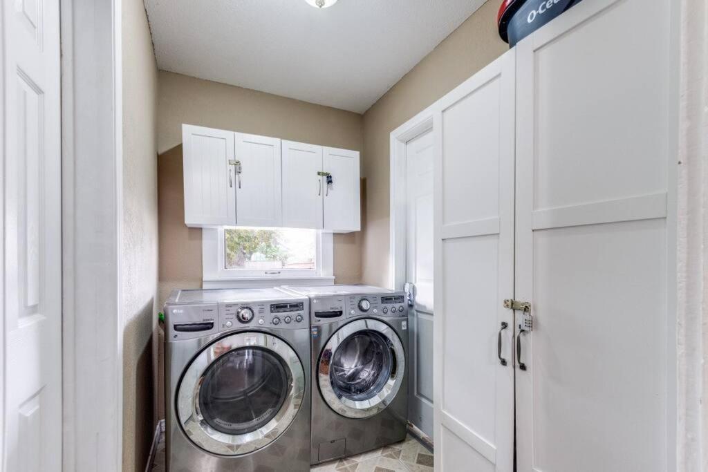Cozy Sea Breeze Bungalow - 2 Mins To The Beach Galveston Exterior photo